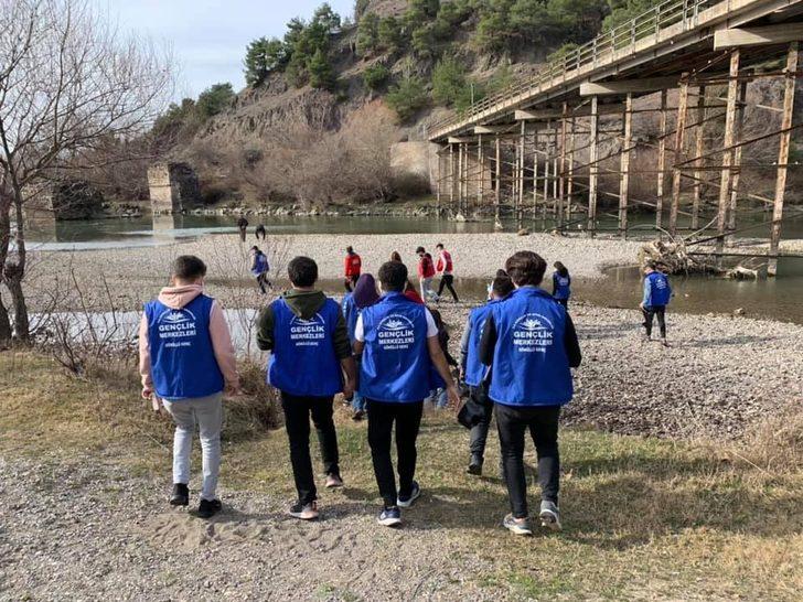 Gençlik Merkezi Gönüllü Gençlerle birlikte doğa yürüyüşü düzenledi G2