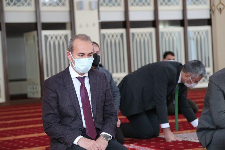 Vali Ayhan’ın babası için mevlid okundu G2