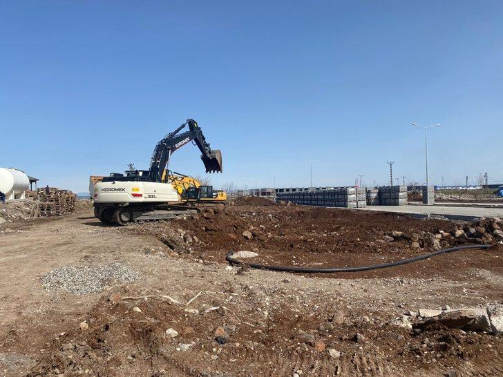 Diyarbakır Büyükşehir Belediyesince düzenlenen kavşaklarla kentin trafik yoğunluğu azalıyor G2