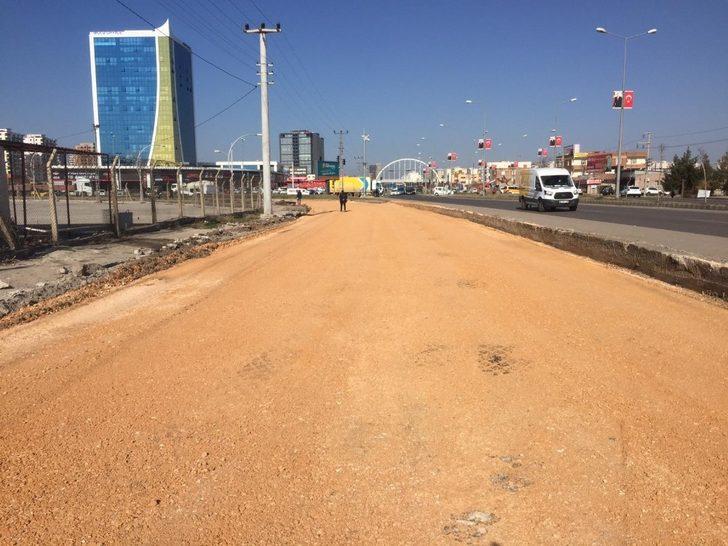 Diyarbakır Büyükşehir Belediyesince düzenlenen kavşaklarla kentin trafik yoğunluğu azalıyor G3