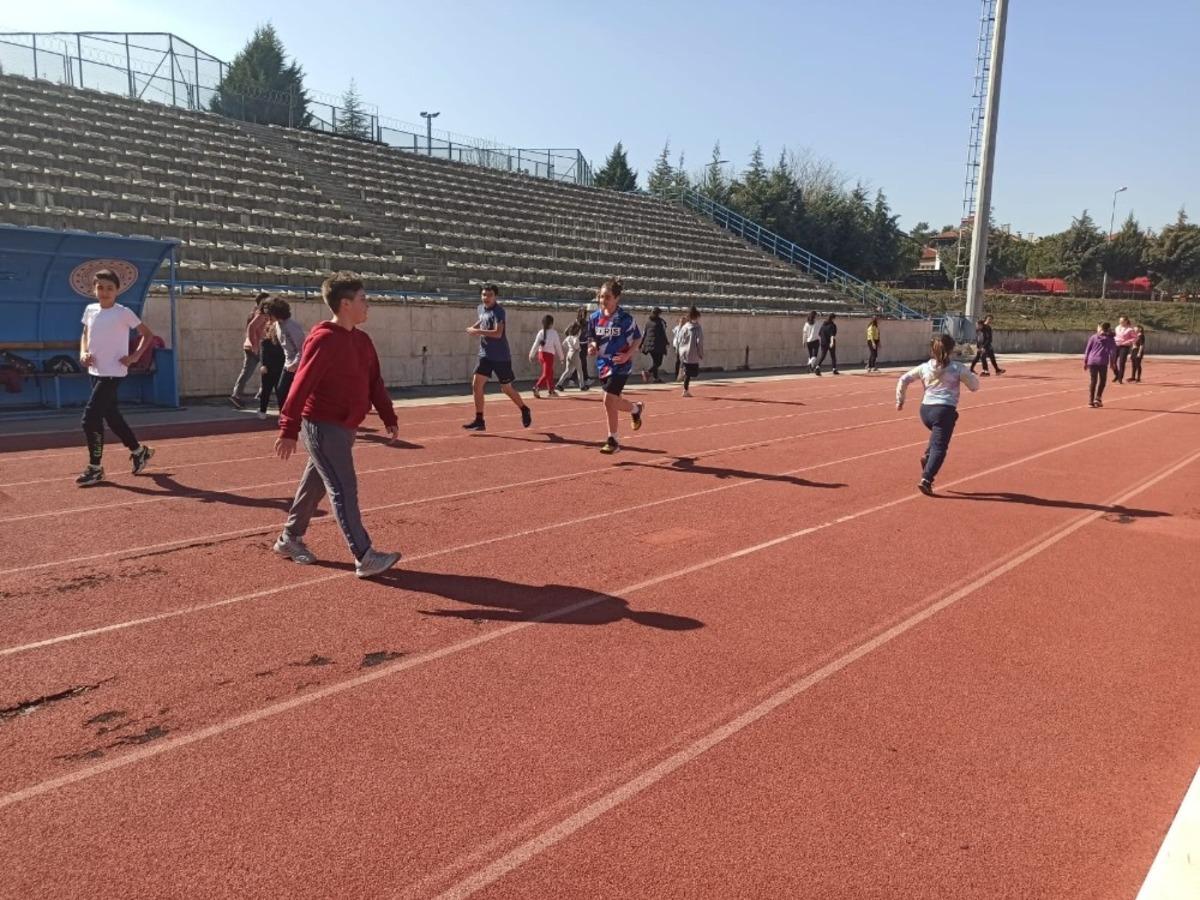 Normale d&ouml;n&uuml;ş hazırlıklarında gen&ccedil;ler sporla buluşuyor