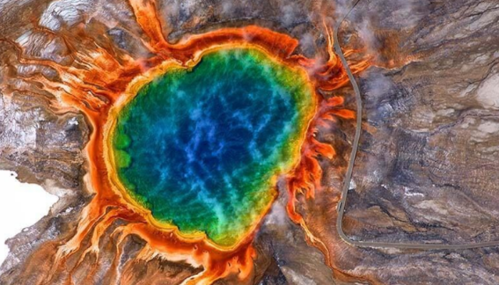 Masallardan fırlamış gibi görünen bir doğa harikası: Grand Prismatic Spring