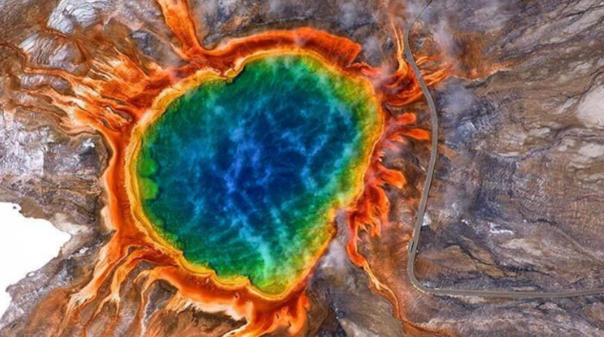 Masallardan fırlamış gibi görünen bir doğa harikası: Grand Prismatic Spring