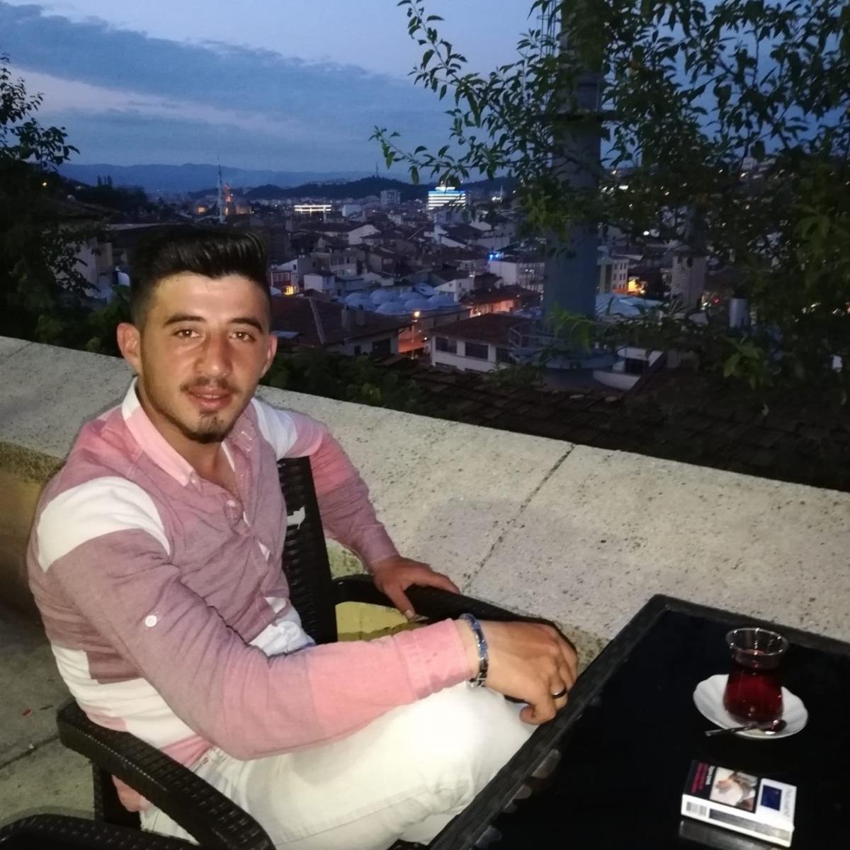 Tartıştığı kuzenini baltayla &ouml;ld&uuml;rd&uuml;