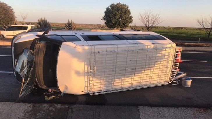 Tarım işçilerini taşıyan minibüs devrildi: 12 yaralı G5