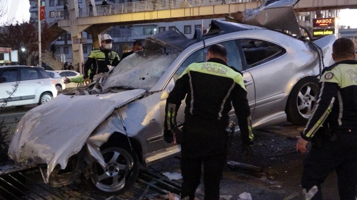 Diyarbakır&rsquo;da feci kaza: 2&rsquo;si ağır 3 yaralı