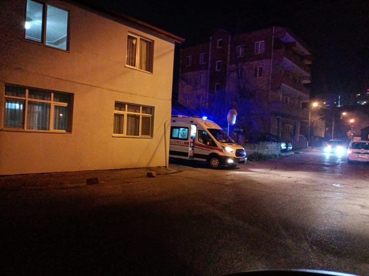 Bı&ccedil;akla kendisine zarar verdi