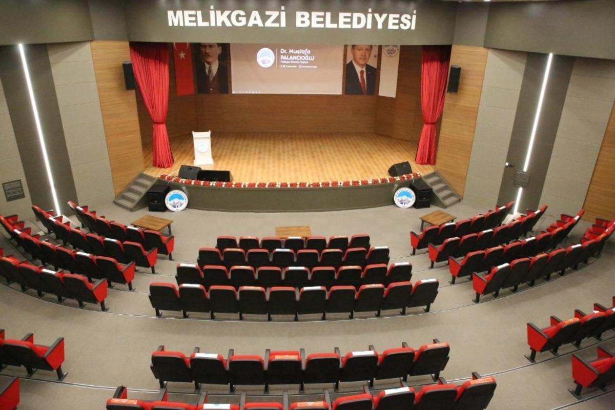 Melikgazi&rsquo;nin yeni tiyatro salonu tamamlandı