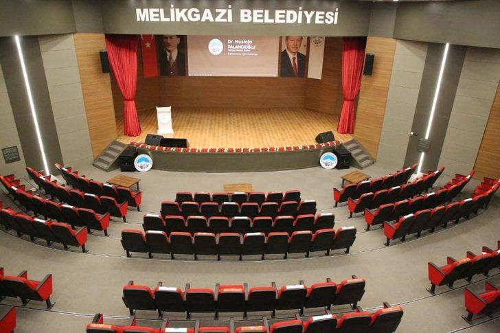 Melikgazi’nin yeni tiyatro salonu tamamlandı G1