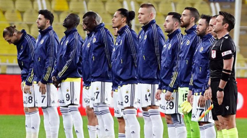 Fenerbahçe'de 11 futbolcuyla yollar ayrılıyor