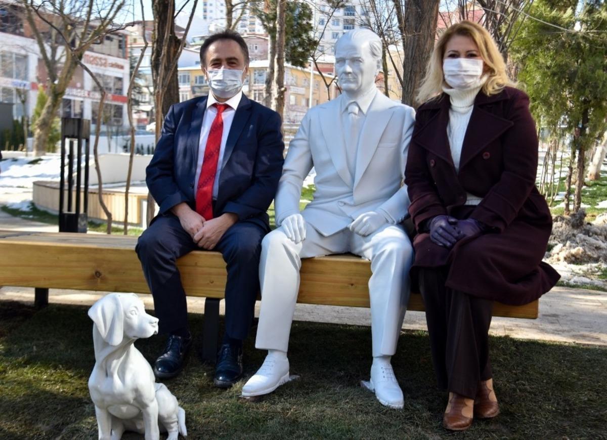Salgın d&ouml;neminde belediye 3 ton mama dağıttı