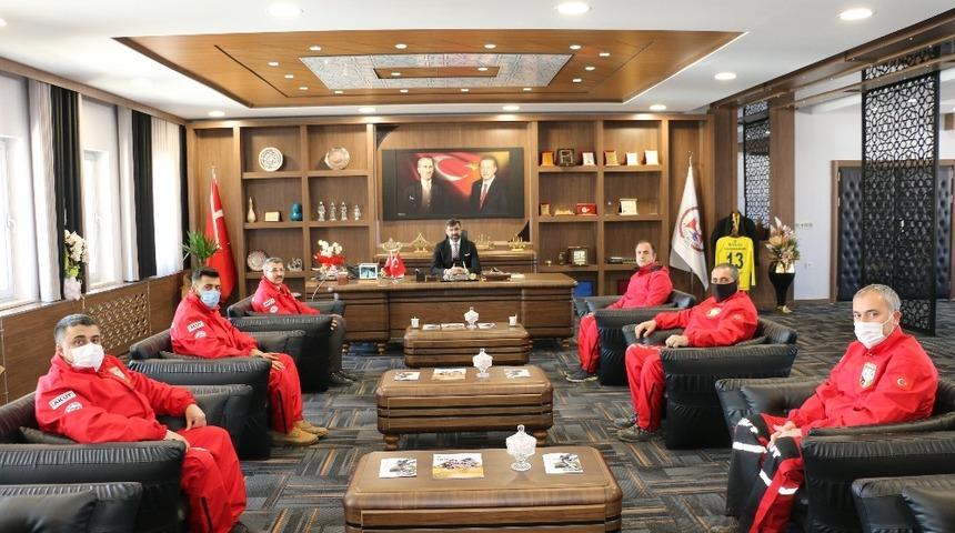 AKUT&rsquo;tan Başkan Tanğlay&rsquo;a ziyaret