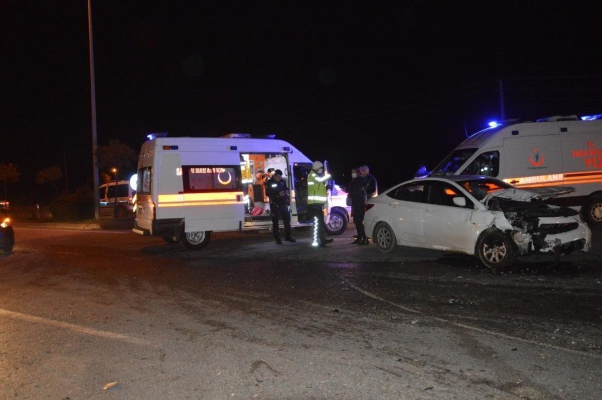 Sakarya&rsquo;da otomobil ile cipin &ccedil;arpışması neticesinde 2 kişi yaralandı