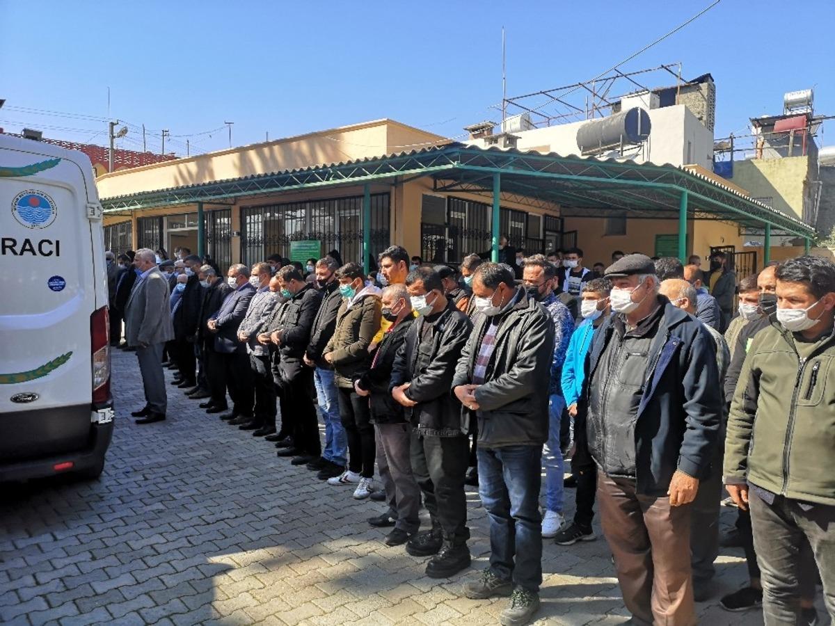 Mersin&rsquo;de yanarak &ouml;len 2 k&uuml;&ccedil;&uuml;k kardeş g&ouml;zyaşları arasında toprağa verildi