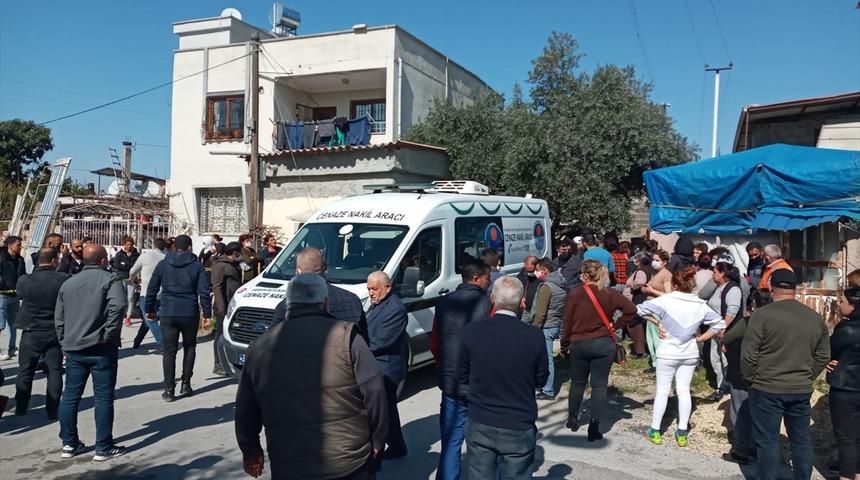 Mersin'deki ev yangınında yaşamını yitiren kardeşlerin cenazesi defnedildi