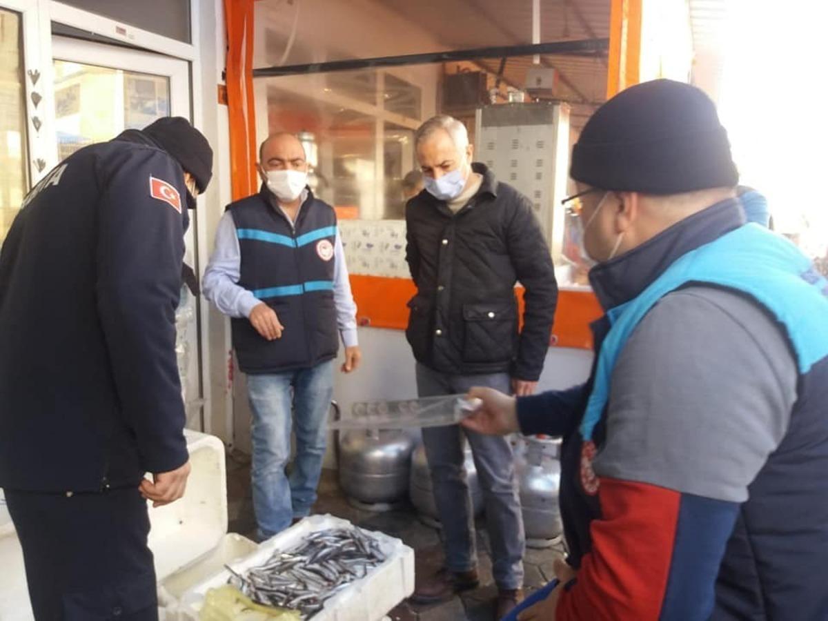 Osmaneli de balık tezg&acirc;hlarına sıkı denetim