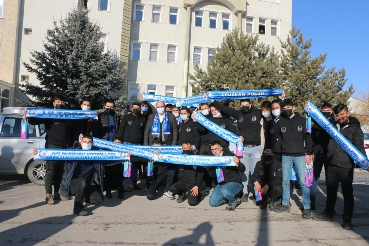 Erzurumsporlu taraftarlardan Başkan Orhan&rsquo;a teşekk&uuml;r ziyareti