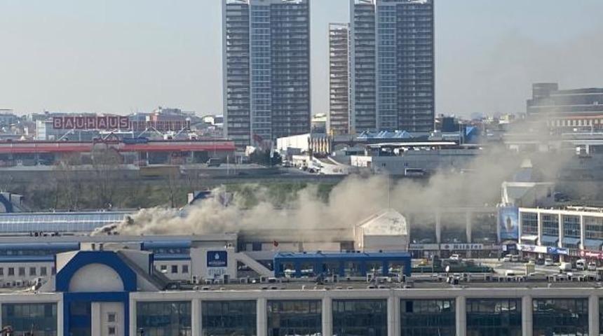 Son Dakika: Bayrampaşa'da otogarda yangın