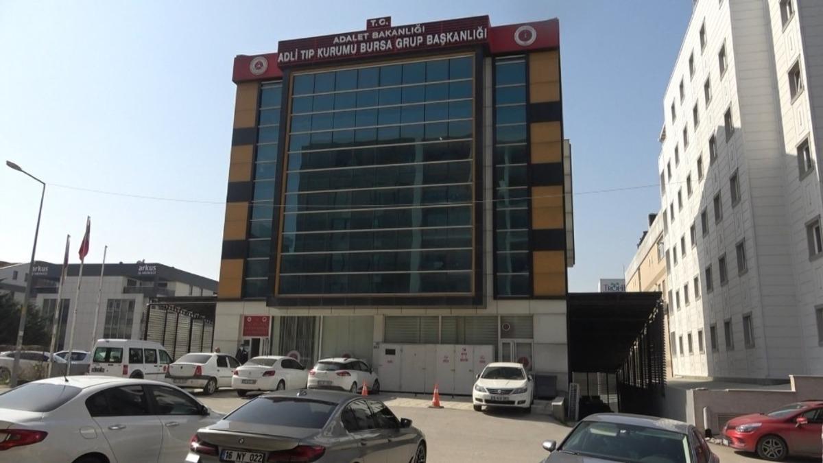 G&ouml;k&ccedil;eada&rsquo;da alabora olan teknede hayatını kaybeden Off-Road T&uuml;rkiye Şampiyonu Kenan &Ccedil;arpışant&uuml;rk&rsquo;&uuml;n cenazesi adli tıp kurumuna getirildi