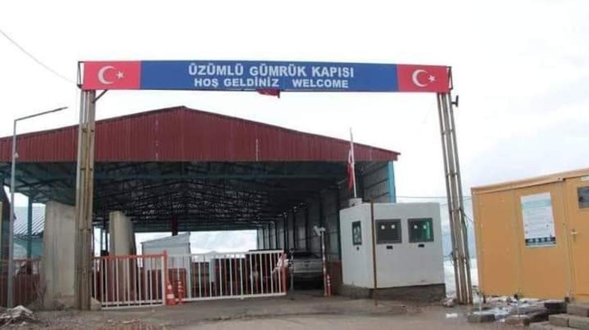 &Uuml;z&uuml;ml&uuml; Sınır Kapısı&rsquo;nda hummalı &ccedil;alışma