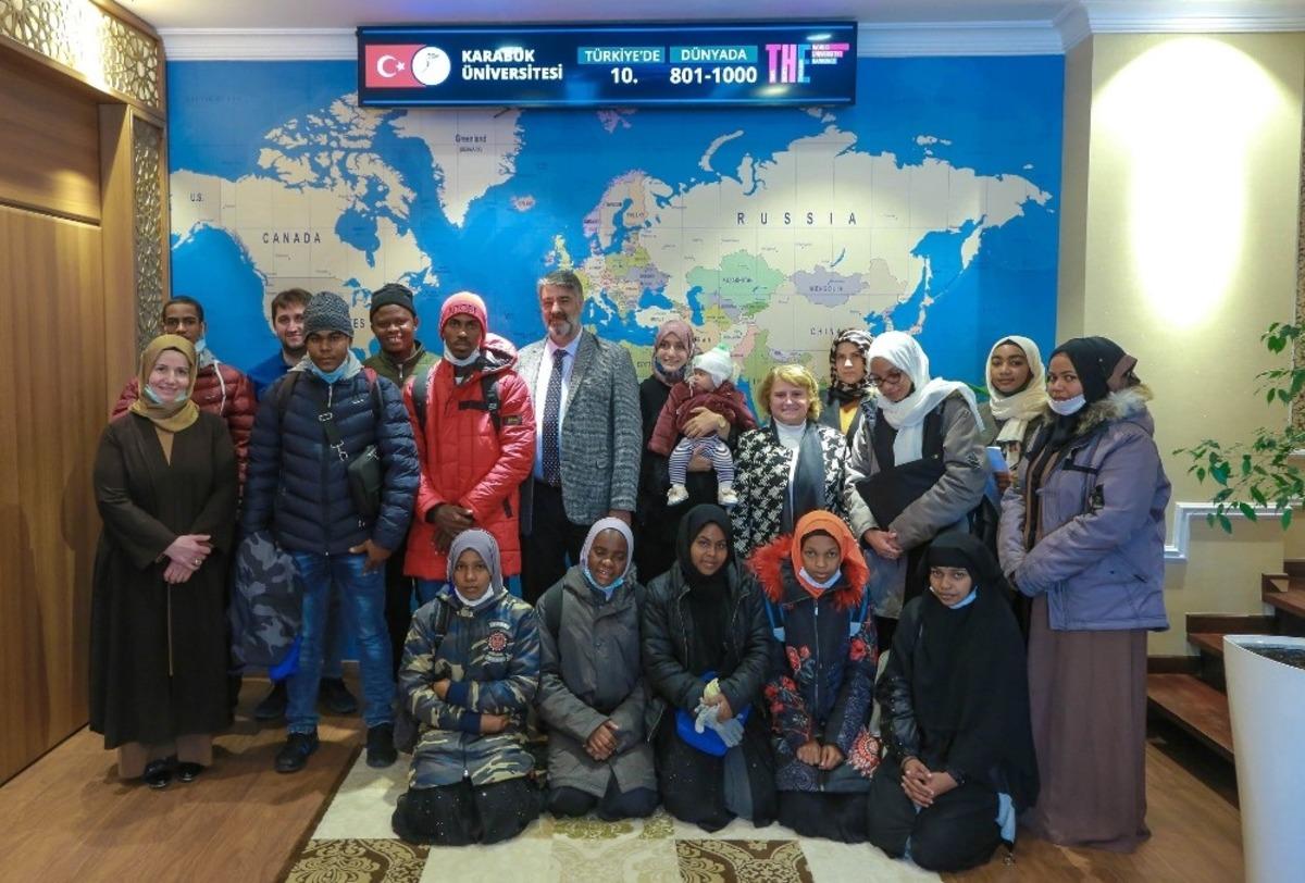Tanzanya uyruklu &ouml;ğrenciler Karab&uuml;k &Uuml;niversitesi&rsquo;nde