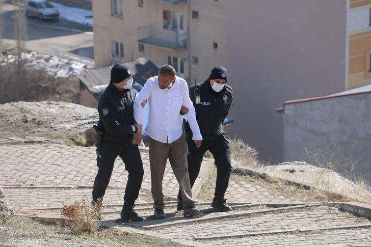 Onlarca mezar taşını tahrip etti, nedenini kimse anlamadı G1