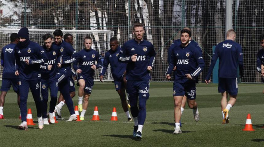 Fenerbahçe'nin Trabzonspor kafilesinde 4 eksik