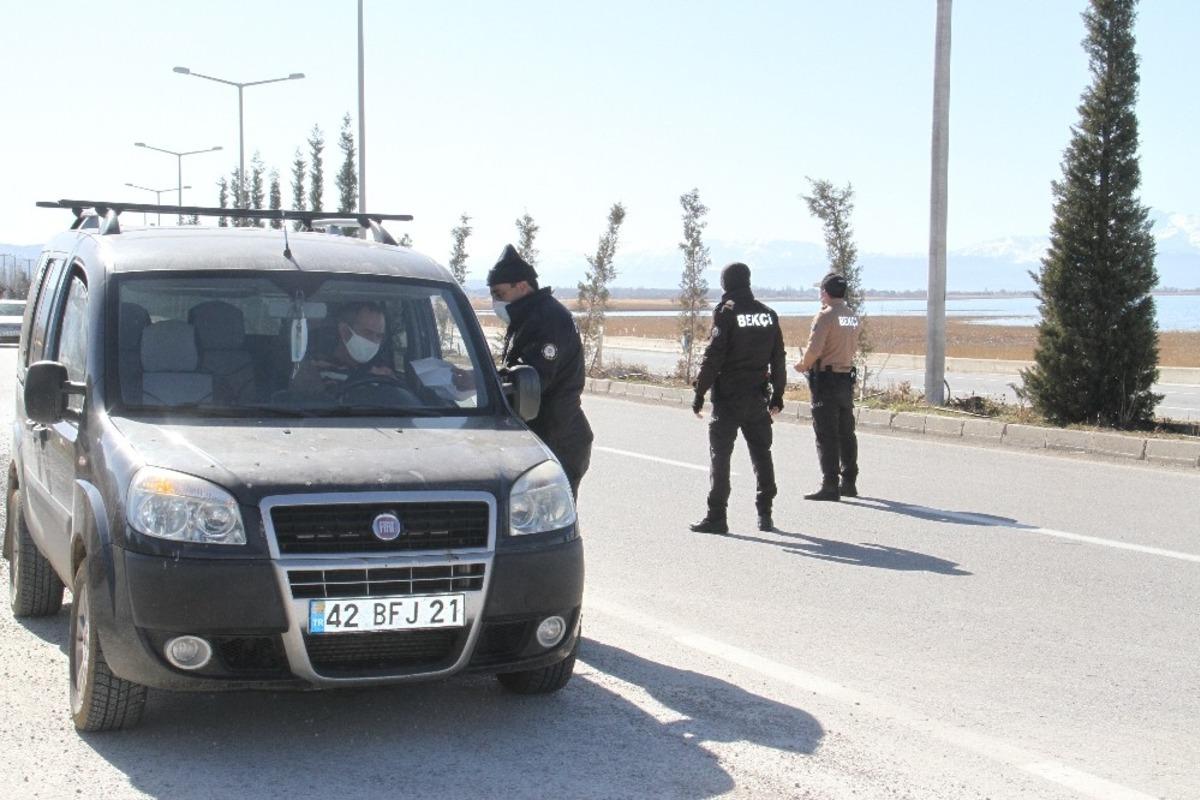 Beyşehir&rsquo;de sokağa &ccedil;ıkma kısıtlamasına uymayanlara ceza uygulandı