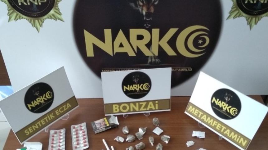 Konya’da çekici ve şoförünün üzerinde uyuşturucu ele geçirildi