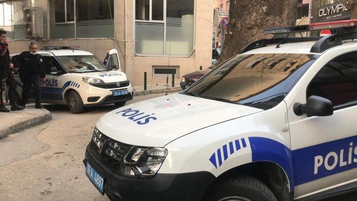 Park halindeki aracına çarpan kişiler tarafından darp edildi G3