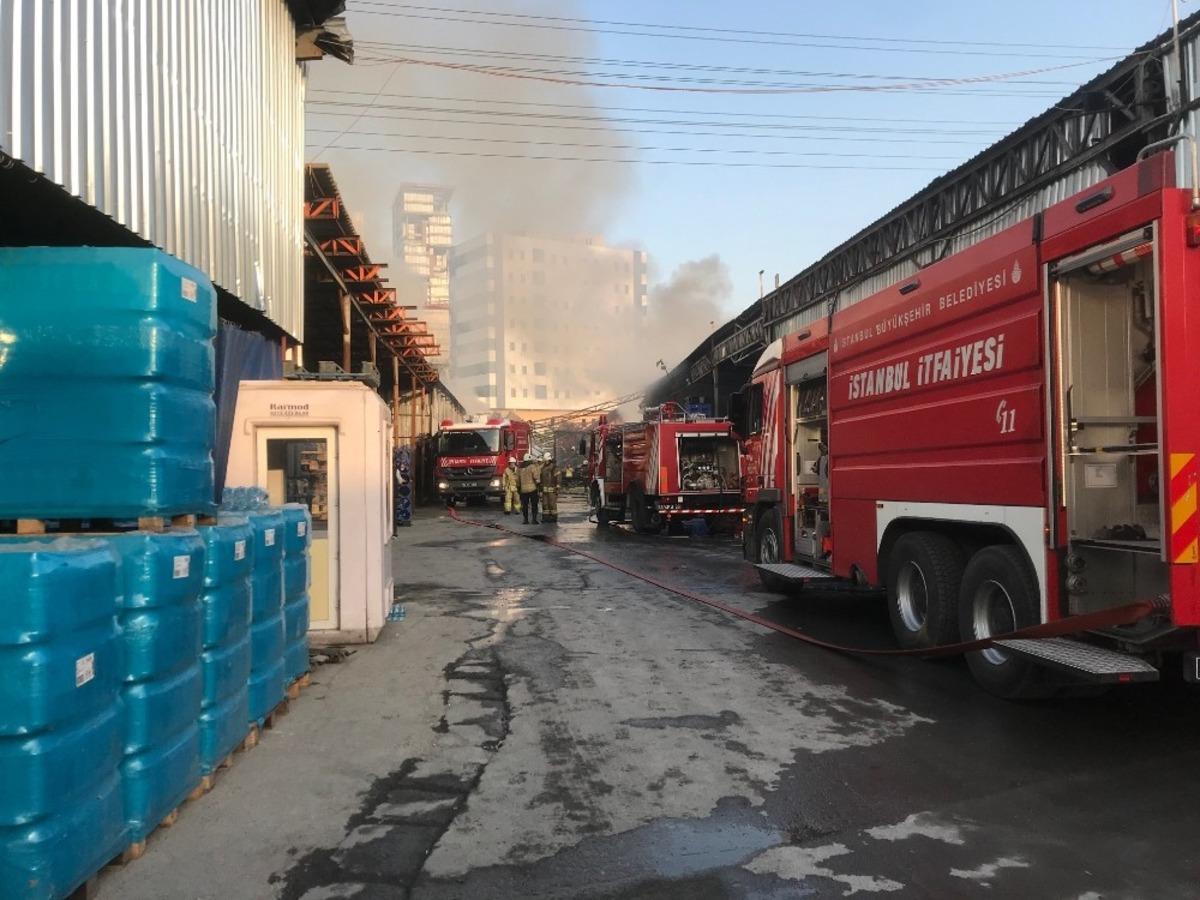 Geri d&ouml;n&uuml;ş&uuml;m tesisindeki yangın kontrol s&ouml;nd&uuml;r&uuml;ld&uuml;