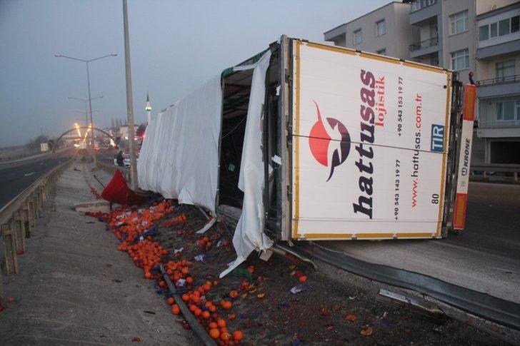 Sebze yüklü tır devrildi: 1 yaralı G5