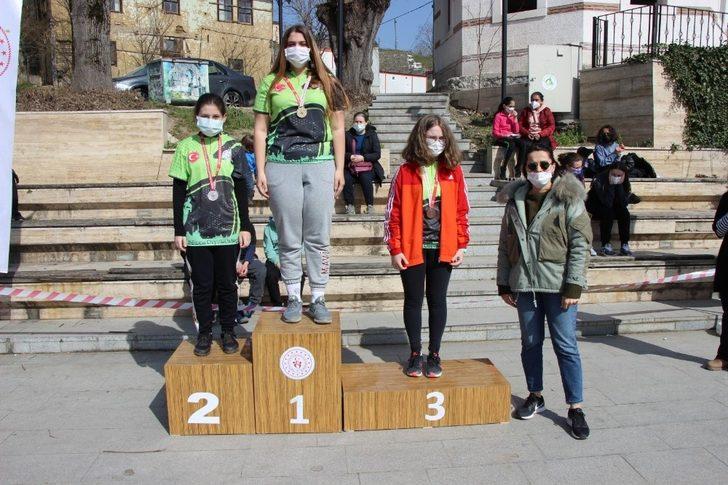 Oryantiring şampiyonasında çocuklar ter döktü G2