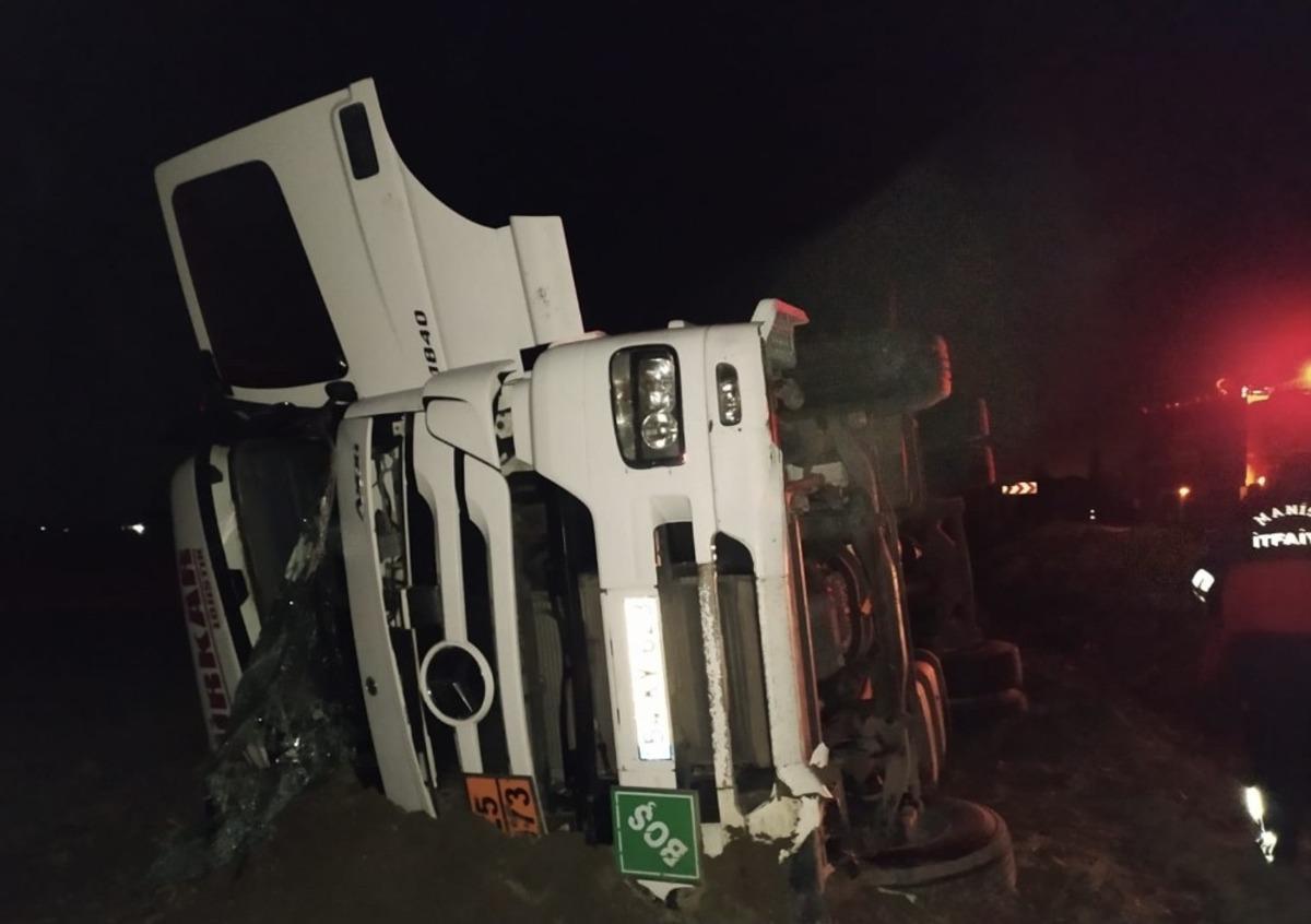 Kırkağa&ccedil;&rsquo;ta tanker devrildi: 1 yaralı