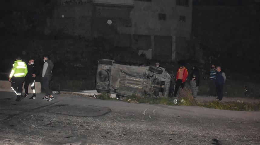 Takla atan araçtan 'emniyet kemeri' sayesinde burnu bile kanamadan çıktı