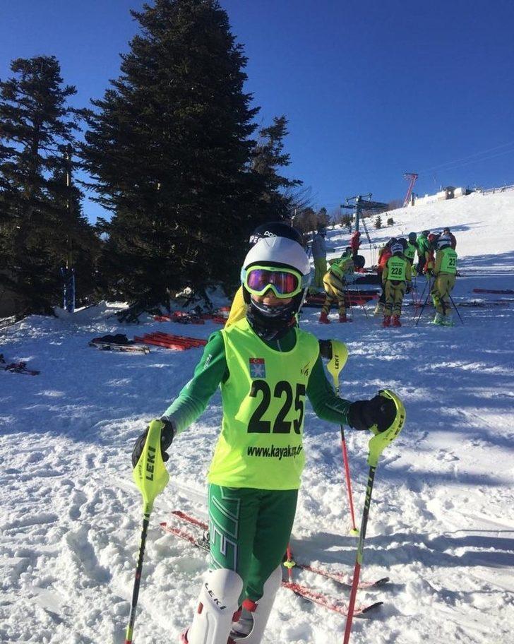 Spor A.Ş. kayakçıları Bursa’dan derece ile döndü G3