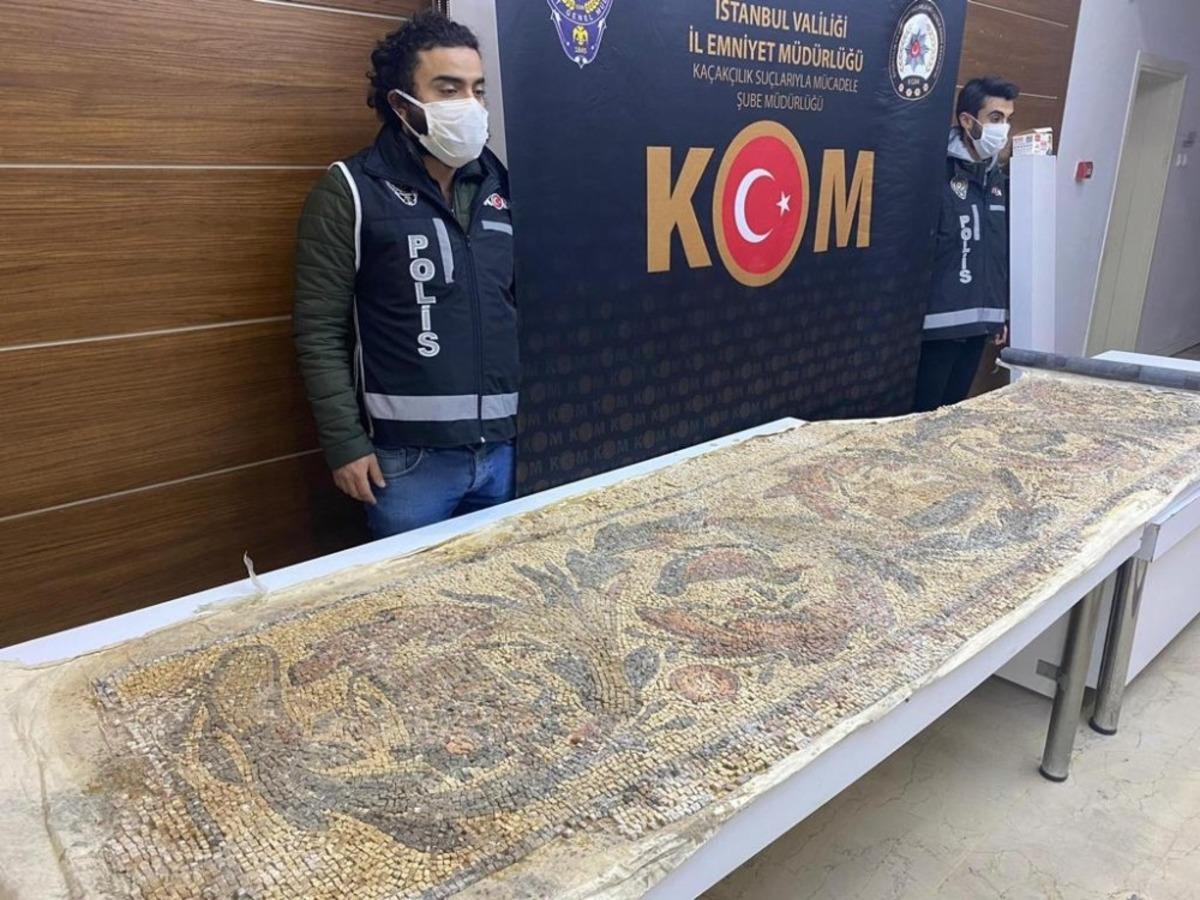 İstanbul&rsquo;da Roma d&ouml;nemine ait 3 metre uzunluğunda mozaik ele ge&ccedil;irildi