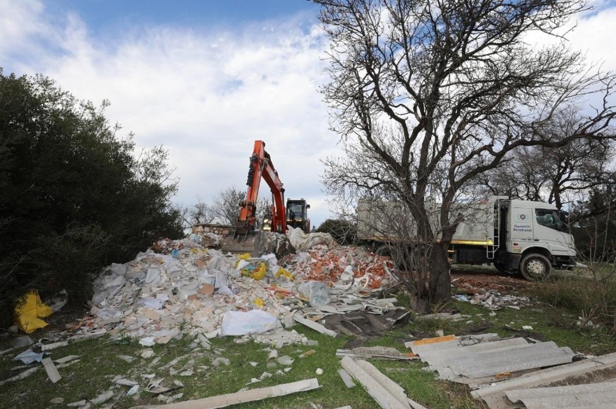 Gaziemir&rsquo;de 2 g&uuml;nde 480 ton moloz toplandı