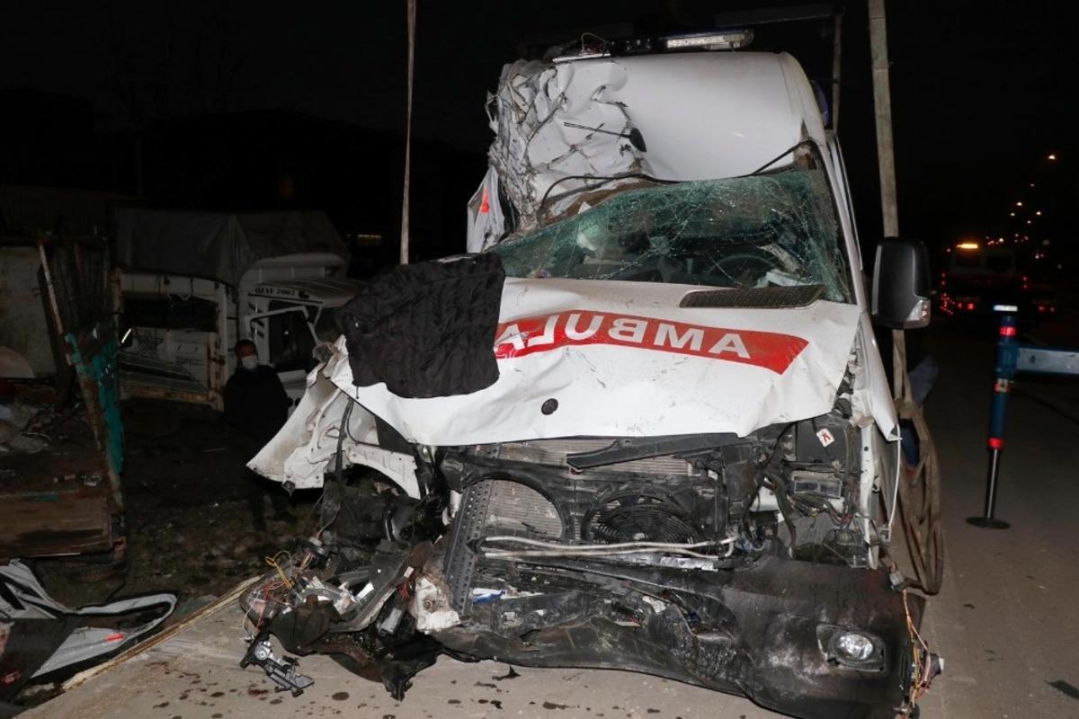Feci kazada ambulans hurdaya d&ouml;nd&uuml;