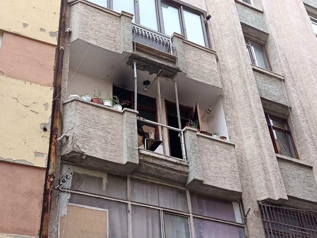 Balıkesir&rsquo;de mutfakta &ccedil;ıkan yangın paniğe neden oldu