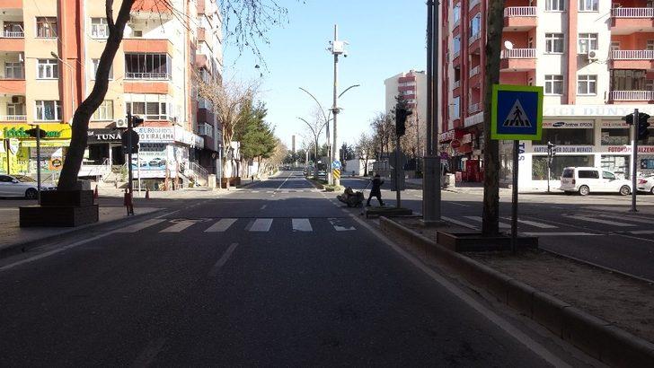 Diyarbakır’da kısıtlama sessizliği: Vatandaşlar evlerine çekildi, kent hayalet şehre döndü G1