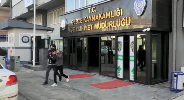 ’Polisim’ dedi, 210 bin TL dolandırdı