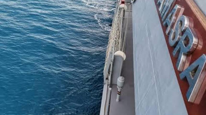 MSB: "G&ouml;k&ccedil;eada a&ccedil;ıklarında batan teknedeki 2 jandarma personelinden Teğmen Musa Bulut&rsquo;un naaşı, Sahil G&uuml;venlik Komutanlığı dalgı&ccedil;ları tarafından su altından &ccedil;ıkarılmıştır. Kayıp olan 1 jandarma personelini arama &ccedil;alışmaları s&uuml;r&uuml;yor."