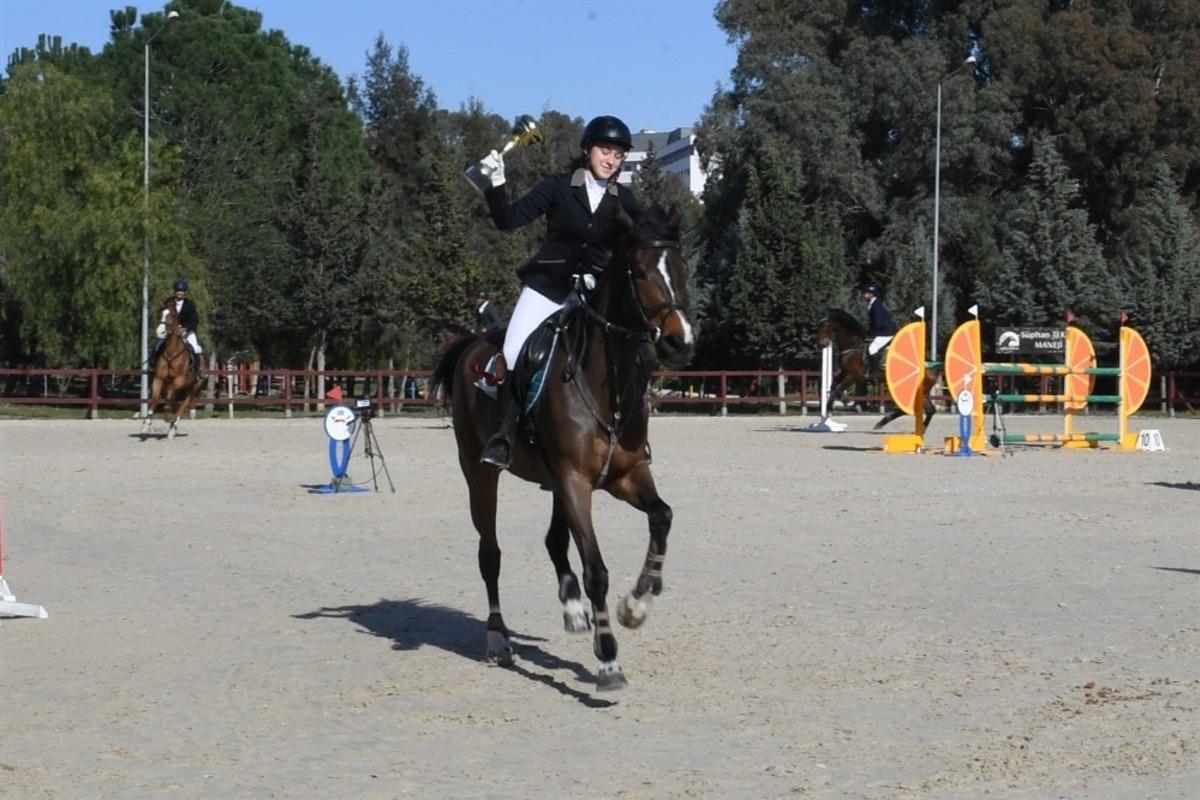 Adana Valilik Kupasını Deniz Gel kazandı