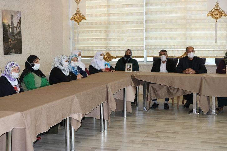 Evlat nöbetindeki aileler, çocuklarına geri dönmeleri çağrısında bulundu G2