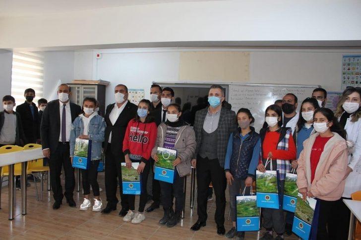 Şenoba Belde Belediye Başkanı Babat’tan eğitime tam destek G3