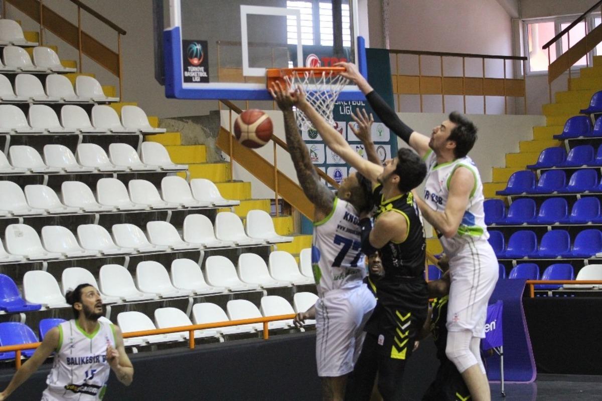 T&uuml;rkiye Basketbol Ligi: Balıkesir B&uuml;y&uuml;kşehir Belediyespor: 85 - İstanbul Basket: 79