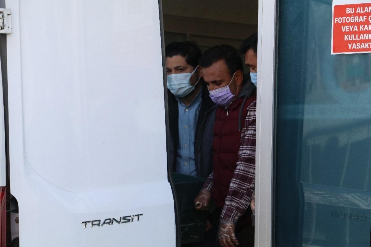 Darp edildikten sonra hayatını kaybeden y&uuml;zde 90 engelli adamın cenazesi yakınları tarafından alındı