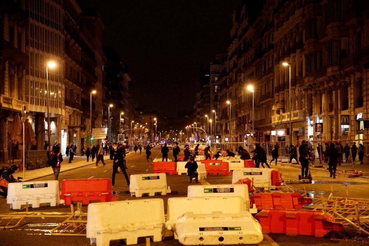 İspanya&rsquo;da rap&ccedil;i Hasel protestolarında en az 10 kişi g&ouml;zaltına alındı