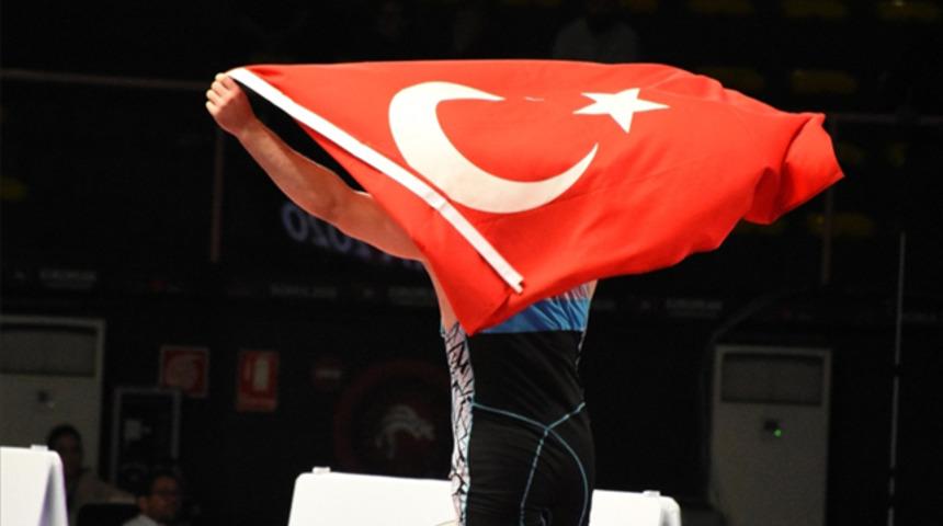 Milli g&uuml;reş&ccedil;ilerden Ukrayna'da 3 madalya